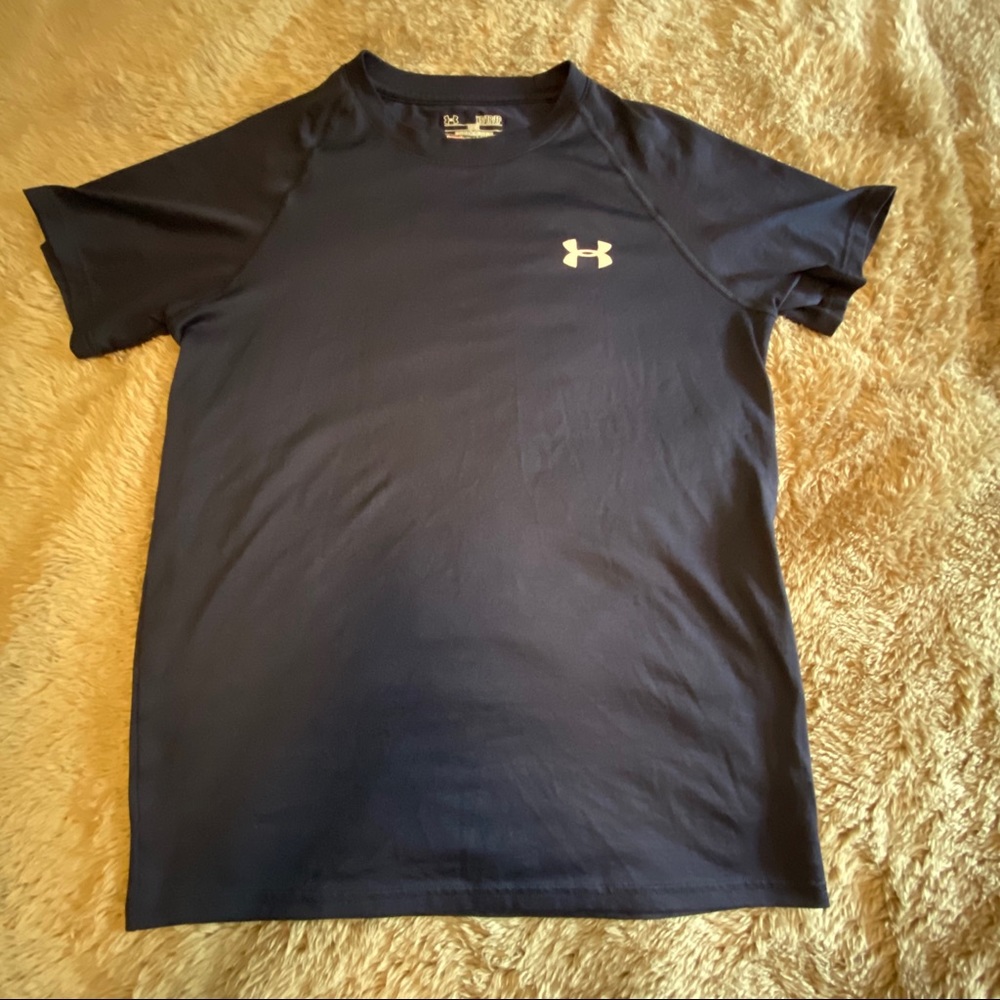 UA men’s dark blue shirt